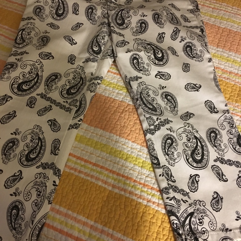 Chico’s So Slimming Paisley Cropped Pants